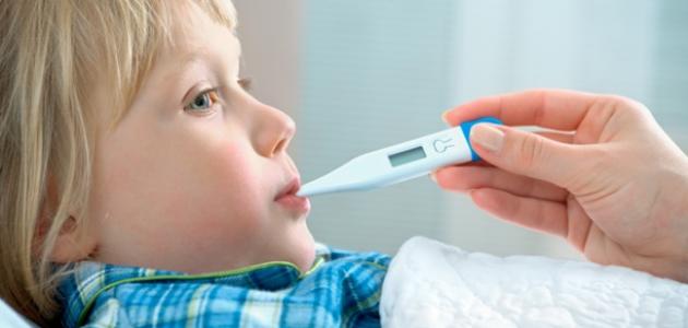 تعرفي على الإسعافات الأولية لخفض حرارة الطفل