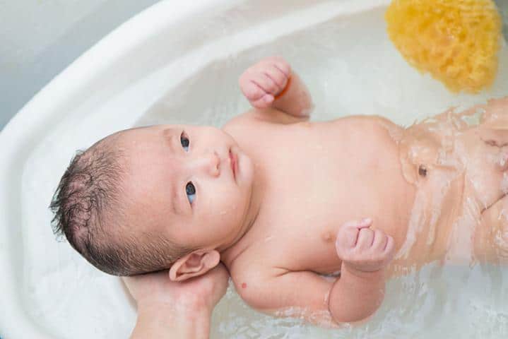 خطوات لمساعدتك في حمام مولودك