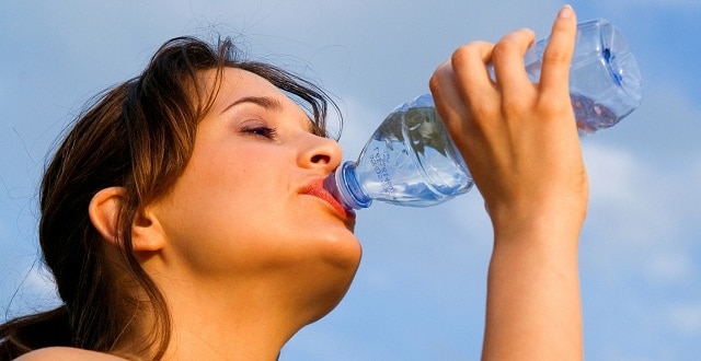 طبقي رجيم الماء لخسارة الوزن بسهولة