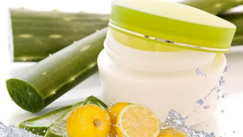 كيف تصنعين مزيل الرائحة الخاص بك؟