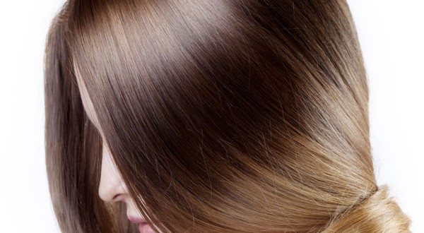 وصفات طبيعية لتنعيم الشعر الخشن