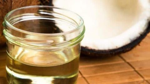 طريقة تحضير مقشر جوز الهند للبشرة الجافة