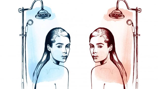 ما هو الأفضل لغسل شعرك.. الماء الساخن أم البارد؟