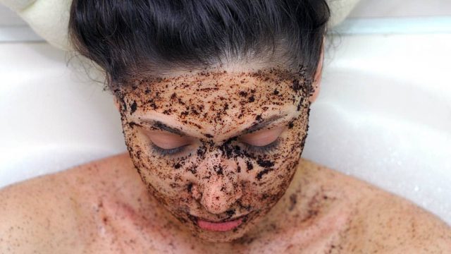 ماسكات القهوة لتبييض بشرتك قبل زفافك