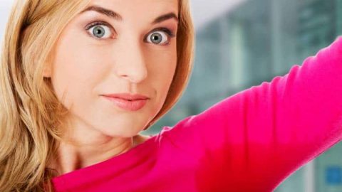 وصفات طبيعية للتخلص من رائحة العرق