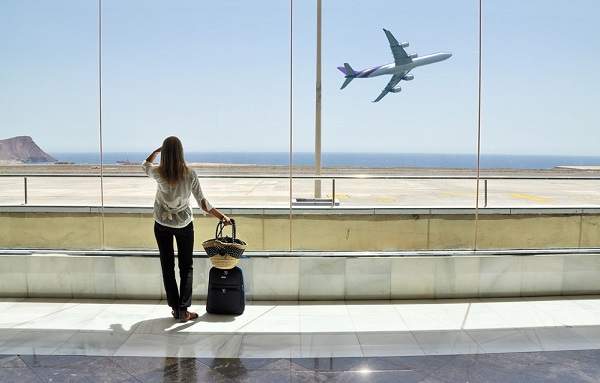 تجنبي هذه الملابس أثناء السفر على متن الطائرة