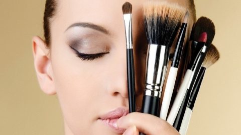 بالصور: خطوات وضع مكياج العرائس