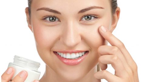 كيف تحصلين على ماكياج مقاوم للرطوبة؟