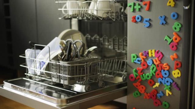 تجنبي هذه الأخطاء عند تنظيف المنزل