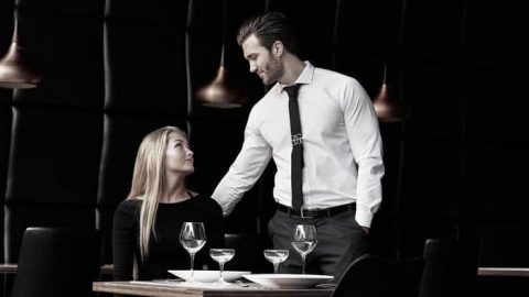 هذه الأسباب ستجعلك تعيدين التفكير قبل الارتباط بالشخصيات البارزة