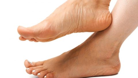 كيف تتخلصين من الجلد الميت بالقدمين؟