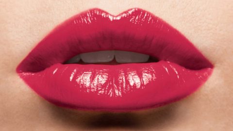 طريقة بسيطة لصنع ملمع شفاه طبيعي