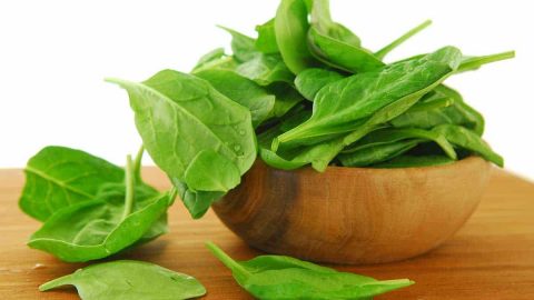 جربي زيت الجرجير للشعر المتساقط والتالف