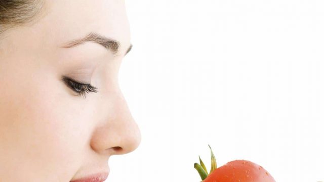 تمتعي ببشرة بيضاء باستخدام مكونات طبيعية