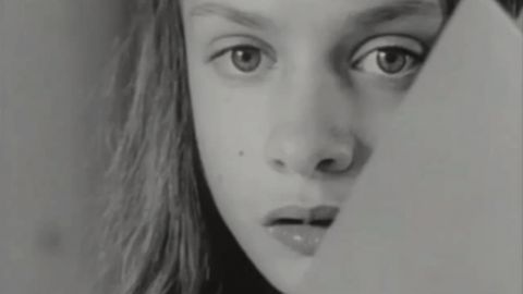 تعرفي على قصة جيني الفتاة المظلومة التي علمت العالم