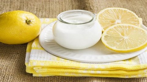 جربي الزبادي والليمون للتخلص من البطن