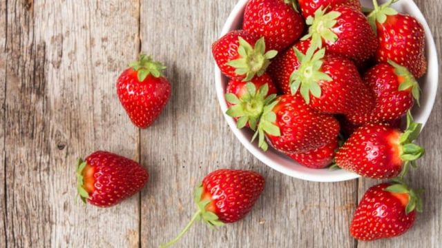 إليك فوائد الفراولة للجسم