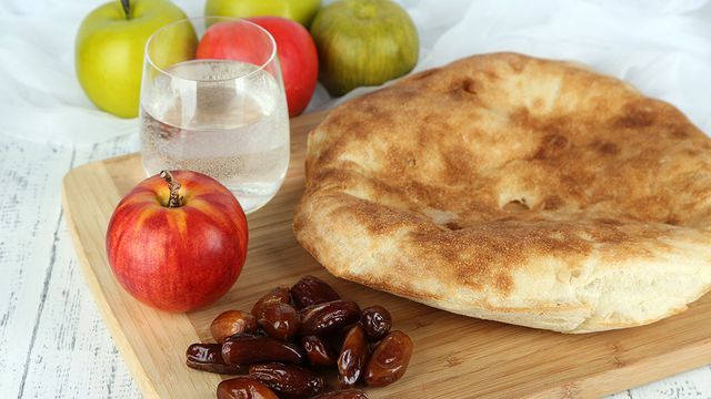 طريقة بسيطة لتجهيز خبز التميس بنفسك