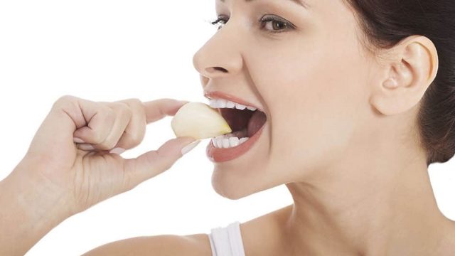 تعرفي إلى فوائد الثوم للجسم