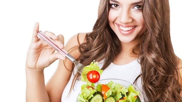 5 أطعمة تخلصك من السموم الموجودة في جسمك