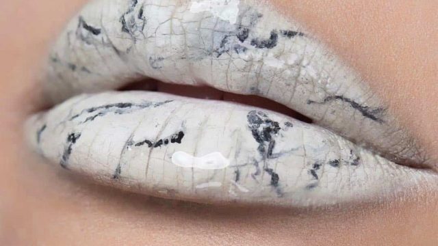 صيحة الشفاه الرخامية..هل تجرئين؟