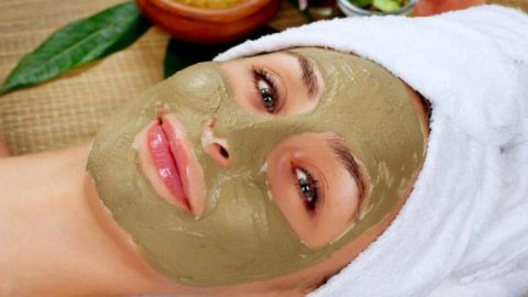 وصفات لبشرة نقية وخالية من العيوب مكونها الأساسي “الطين الأخضر”