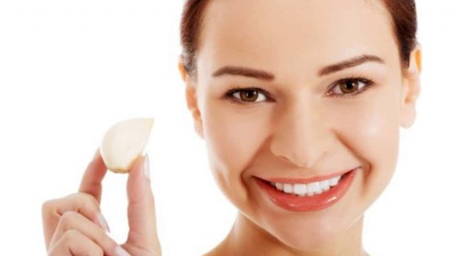 وصفات من الثوم لبشرة خالية من الشوائب