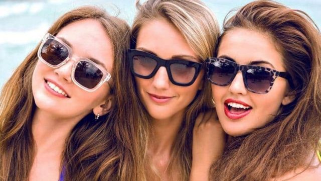 إليك أحدث تصاميم النظارات الشمسية الخاصة بصيف 2017
