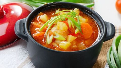 شوربة خضار لتزويد الجسم بالطاقة بعد الصوم