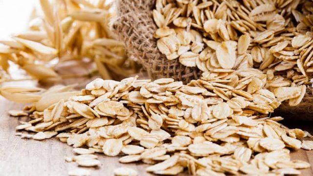 4 أسباب ستجعلك تداومين على تناول الشوفان في المساء