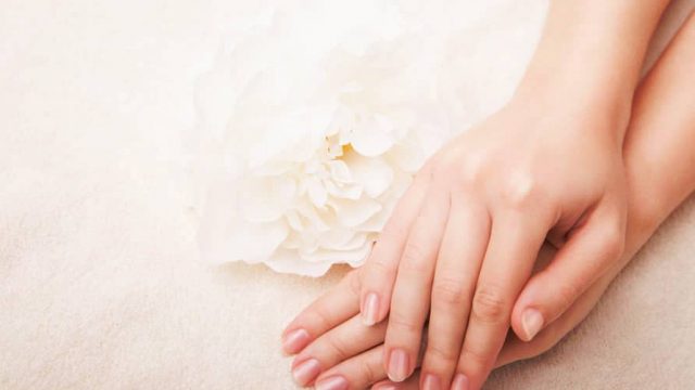 علاجات منزلية ضد بقع اليدين