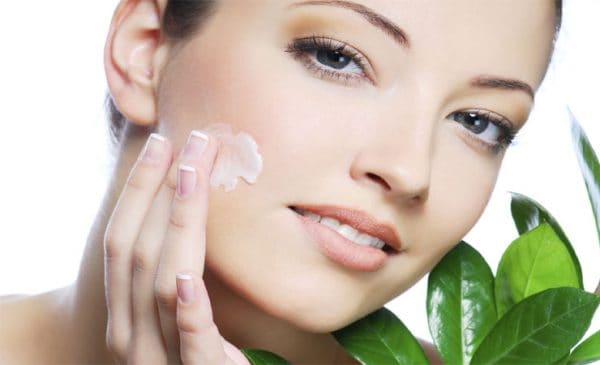 استخدمي وصفة الألوفيرا والشاي الأخضر للحصول على بشرة ناعمة كالحرير
