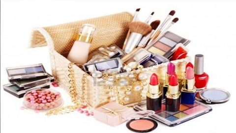 كيف تحافظين على مستحضرات التجميل من دون جراثيم؟