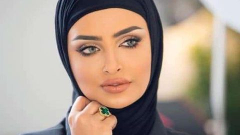 تعرفي إلى طريقة عمل مكياج خفيف يليق بالمحجبات