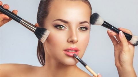 بشرتك دهنية ؟ إليك هذه الخطوات لتثبيت المكياج عليها!