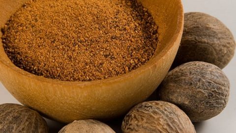 لجوزة الطيب فوائد لا تحصى على البشرة .. اكتشفيها