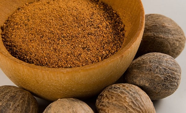 لجوزة الطيب فوائد لا تحصى على البشرة .. اكتشفيها