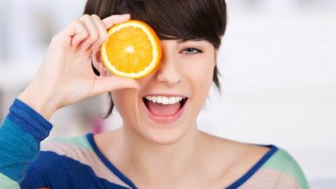 لفيتامين سي فوائد متعددة على البشرة .. تعرفي عليها