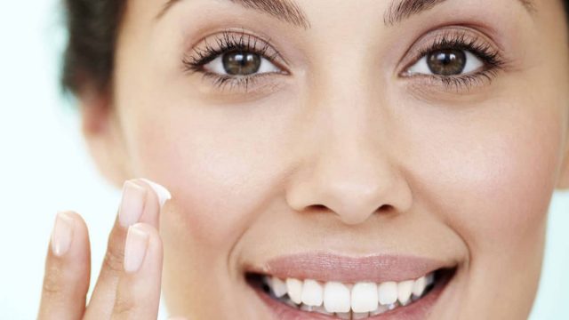 تخلصي من مشاكل البشرة الحساسة عبر هذه الوصفة السحرية