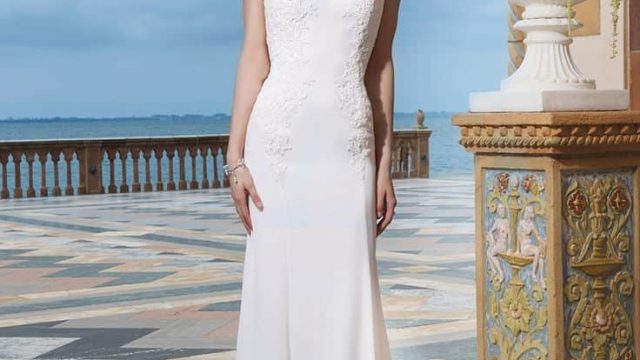 أحدث فساتين الزفاف بقصات مستقيمة لعام 2017
