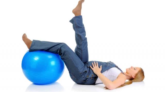 3 تمارين رياضية خلال الشهر التاسع تسهل عليك عملية الولادة