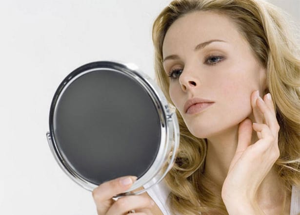 النساء أسيرات رؤيتهن الظالمة لأجسامهن