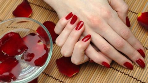 خلطة طبيعية لتقشير وتبييض اليدين