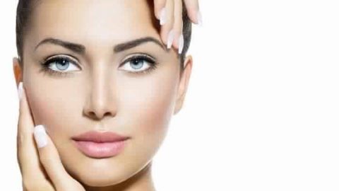 وصفة طبيعية لشد البشرة تُغنيك عن الديتوكس