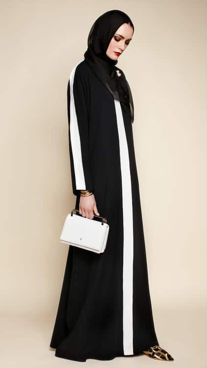 عبايات من تصميم كارولينا هيريرا