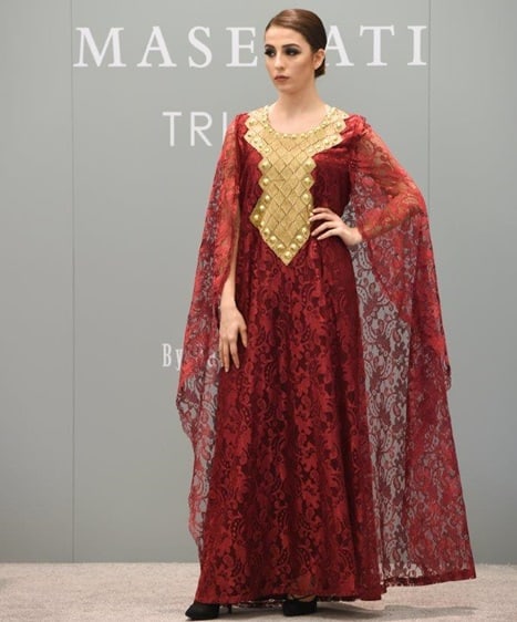 عباية حمراء