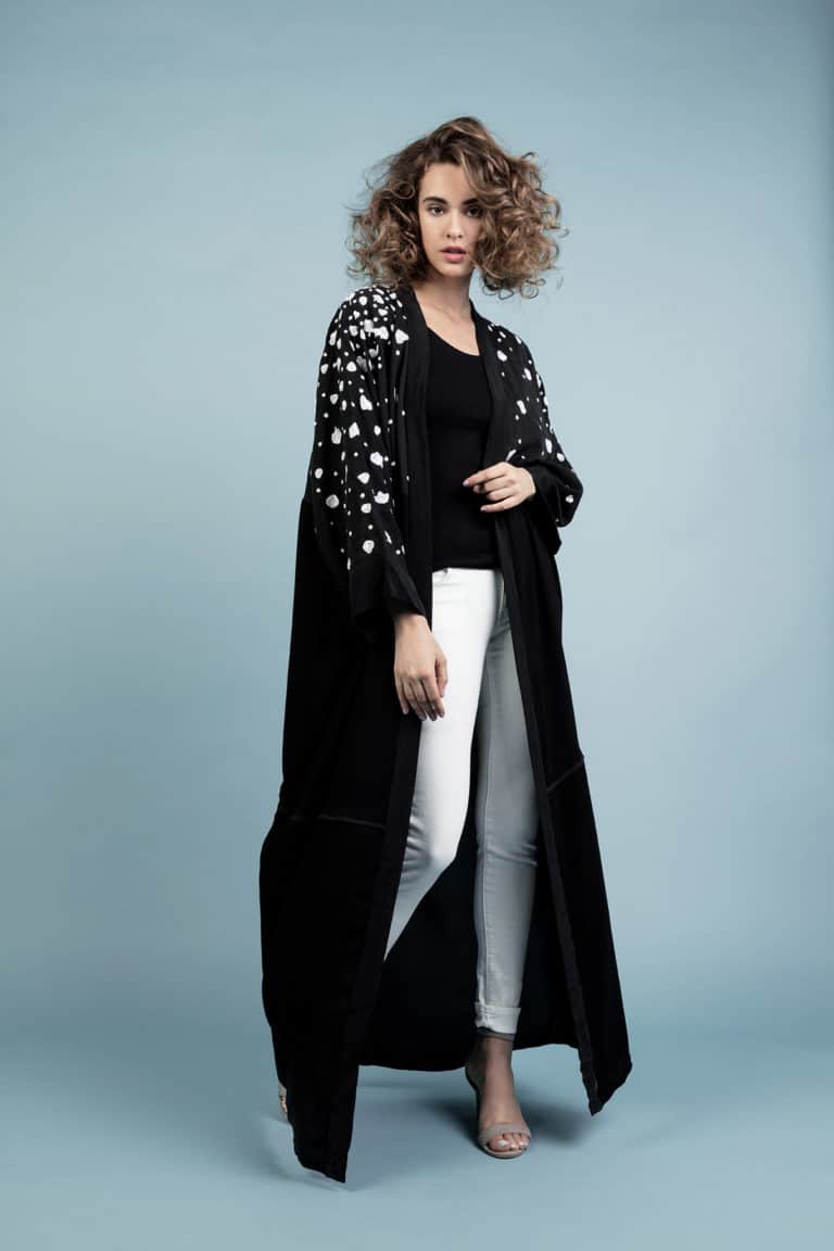 عباية سوداء