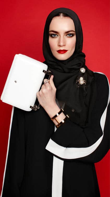 عباية واكسسوارات