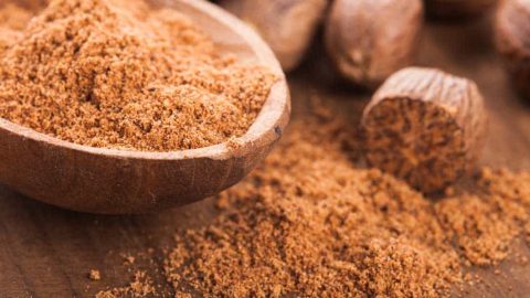 فوائد جوزة الطيب للبشرة والشعر