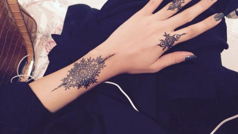 حيل بسيطة للحصول على حنة سوداء